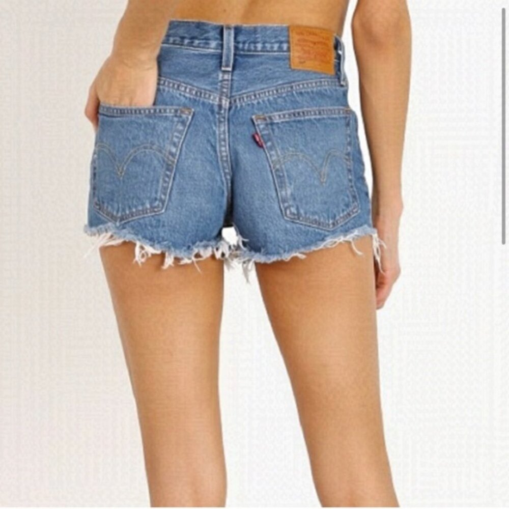 Levi’s 501 Denim Cut off Distressed Button Fly Shorts 28